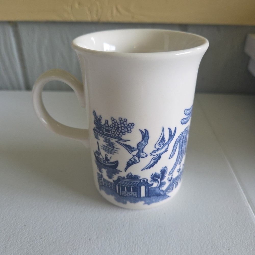 One 4.5" Blue Willow White Churchill Coffee Ceramic Mugs Cup Made in Englan 8oz